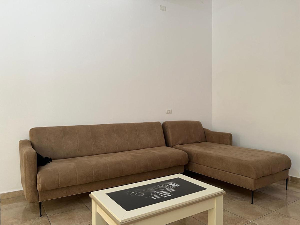 My Big Family - 2 Bedroom - For 6- 8 Guests *